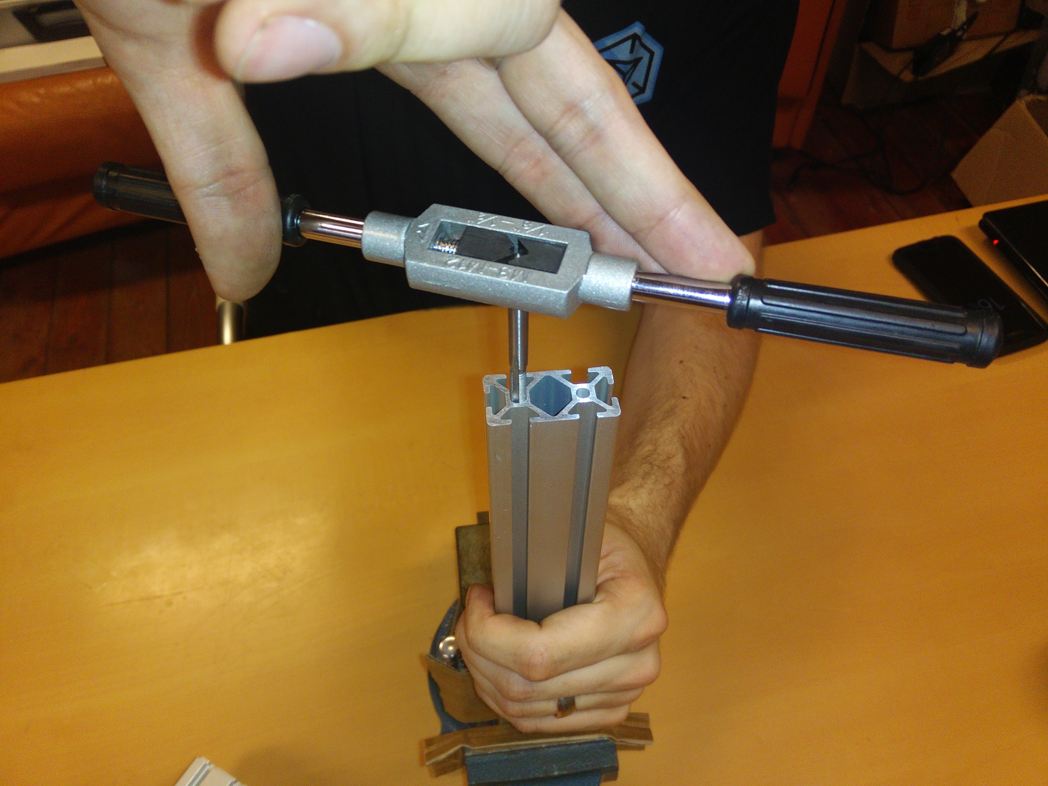 Image of threading aluminium extrusions