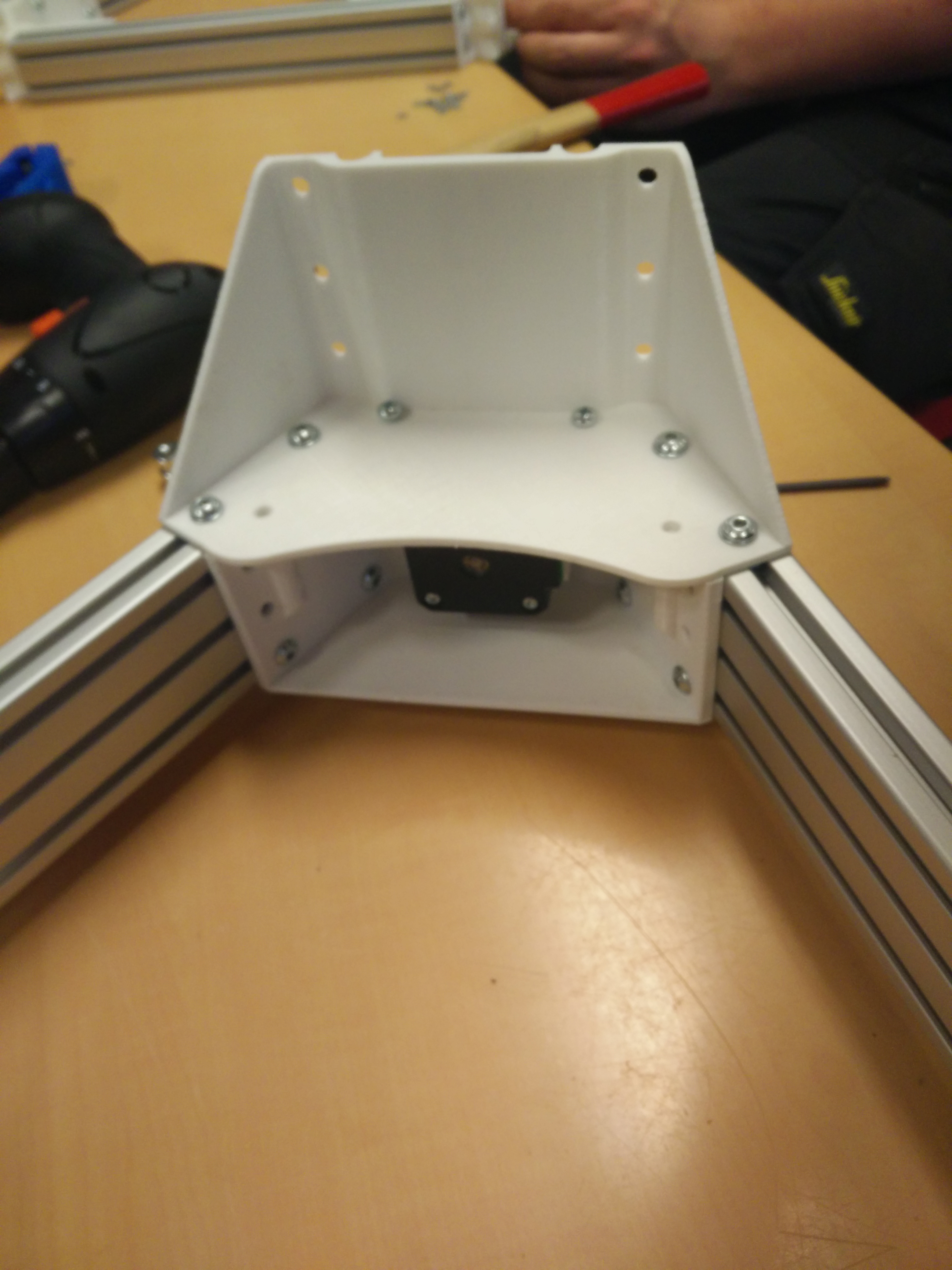 Image of bottom vertex with M4 bolts and M5 bolts attached